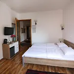Katrca 3*