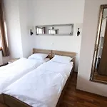 Katrca 3* Lubiana