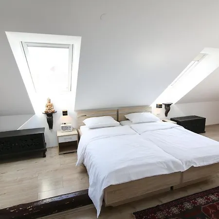 Hotell Katrca 3*