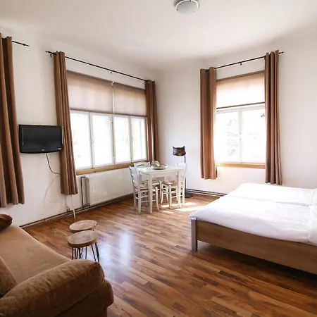 Katrca Hotell