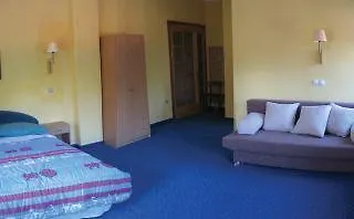 Katrca Hotell