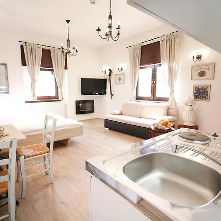 Ξενοδοχείο Katrca 3*