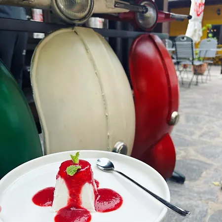 Katrca Готель Любляна